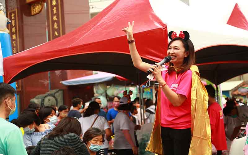 高雄市1030李雨庭關懷婦幼辦萬聖節移動兒童樂園1