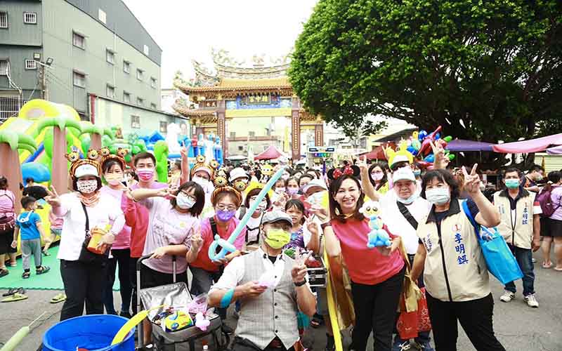 高雄市1030李雨庭關懷婦幼辦萬聖節移動兒童樂園3