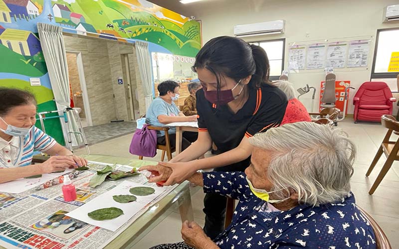 高雄市1209大腦保健與人本失智症照顧1